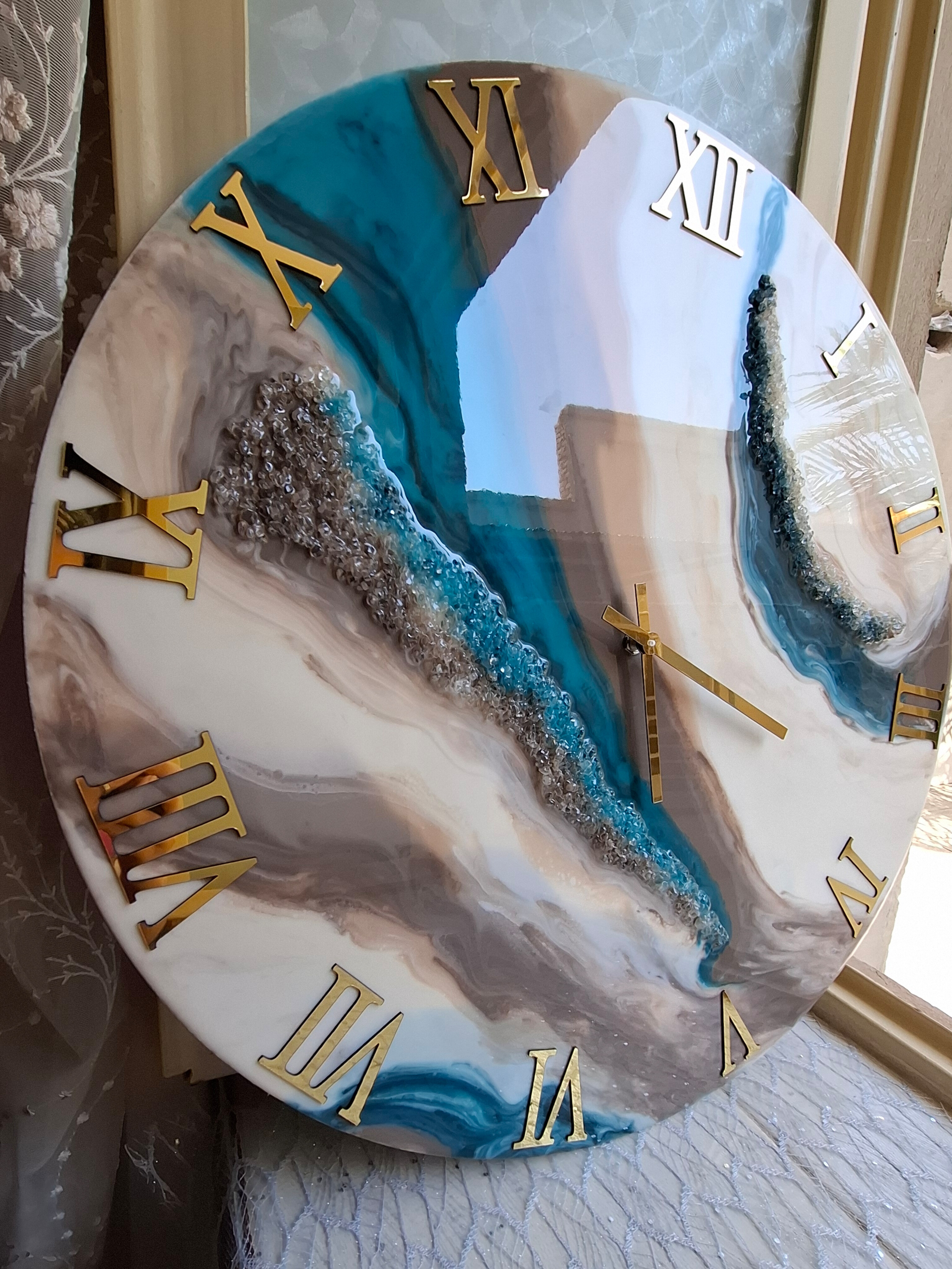 ساعت رزینی دیواری دستساز رنگ سبزآبی کرم نسکافه ای کد11